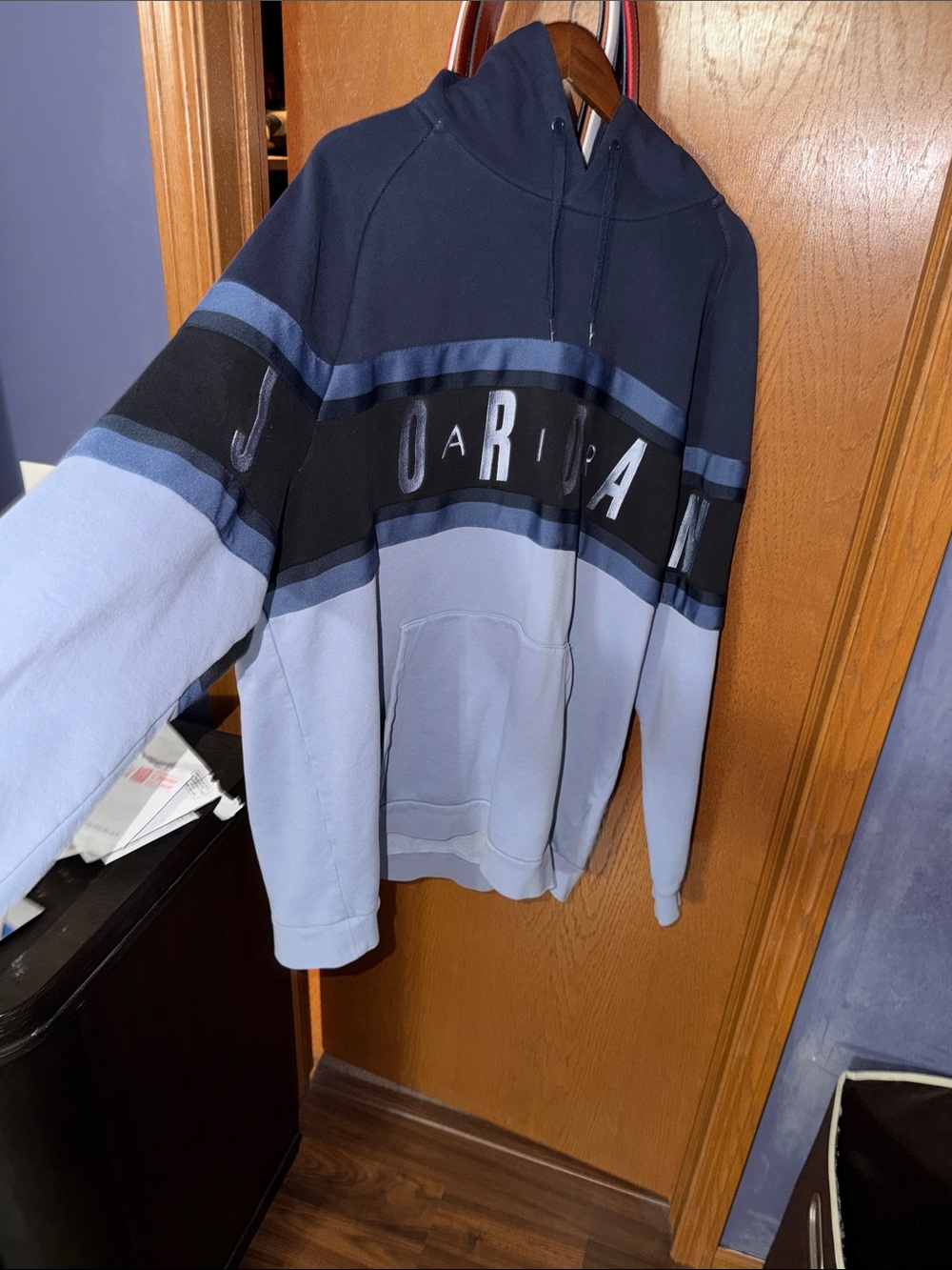 Jordan Men's Navy and Light Blue Colorblock Pullover Hoodie - Picture 2 of 8